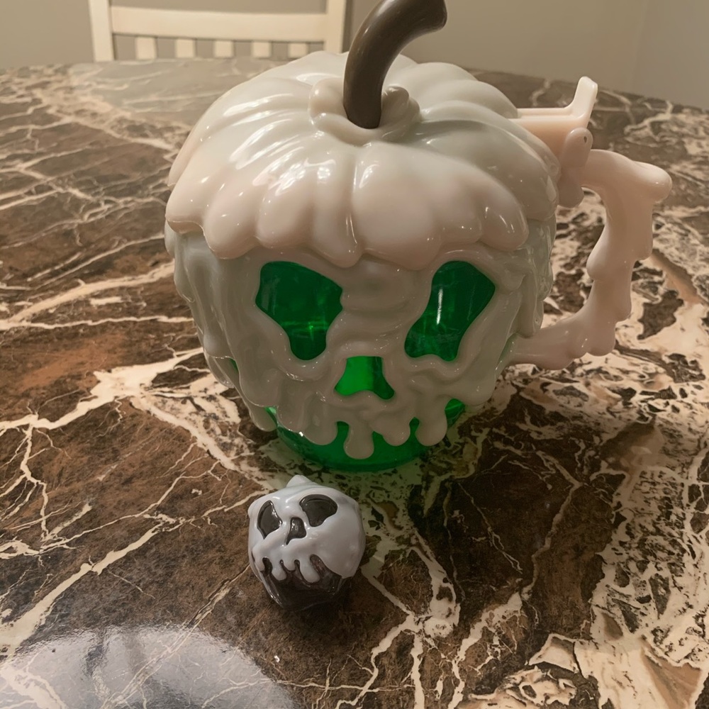 Poison Apple Stein and Gray glow cube